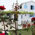 Sea Breeze Coastal House-In Almyros Beach