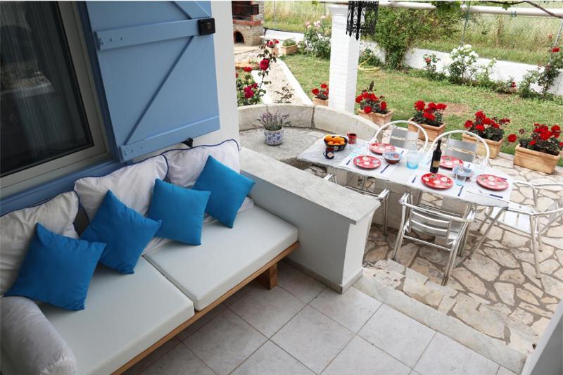 Sea Breeze Coastal House-in Almyros Beach * Acharavi (Corfu)