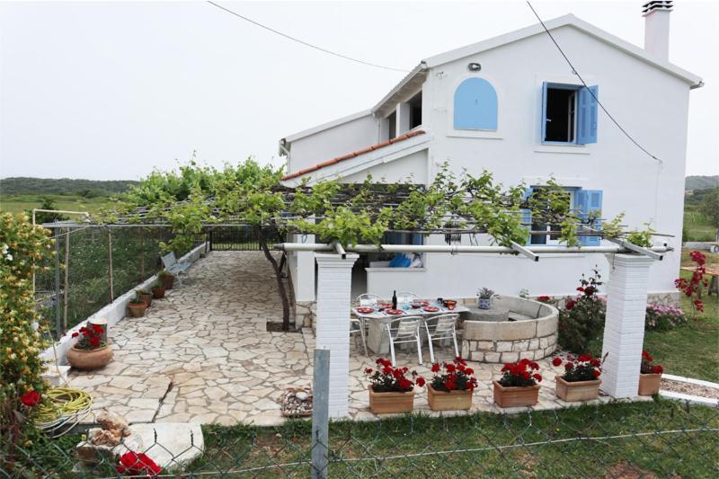 Villa Sea Breeze Coastal House-in Almyros Beach Acharavi (Corfu)
