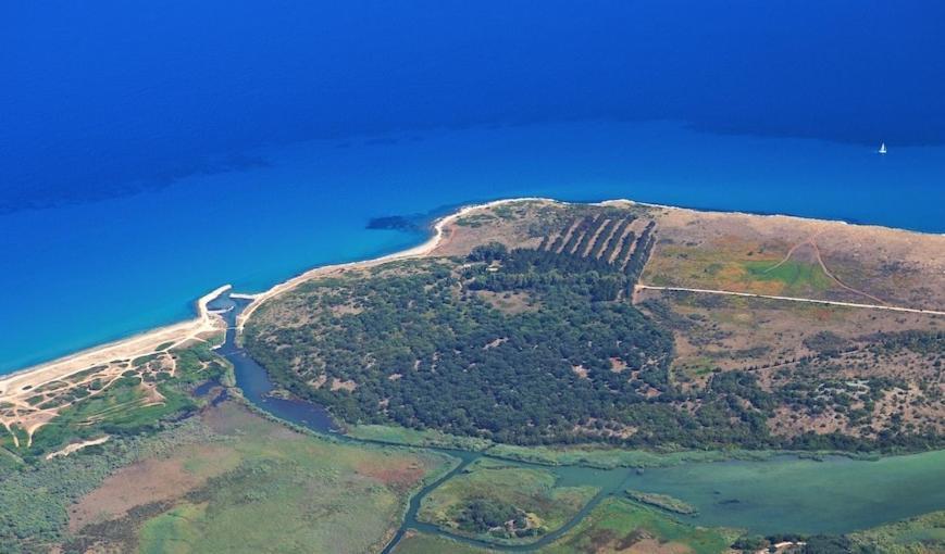 Sea Breeze Coastal House-in Almyros Beach Villa *