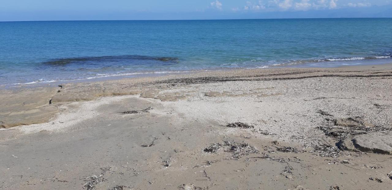 Sea Breeze Coastal House-in Almyros Beach Villa