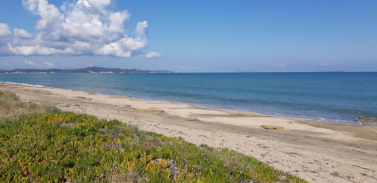 Sea Breeze Coastal House-in Almyros Beach Villa *